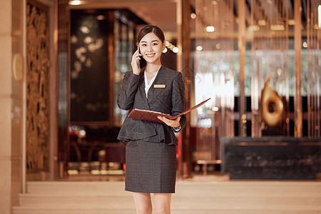 酒店大堂經(jīng)理如何運(yùn)用手機(jī)提升酒店管理效率